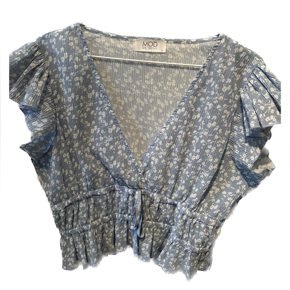 MOD on Trend Cropped Ruffle Sleeve Floral Blouse Women’s Size Large